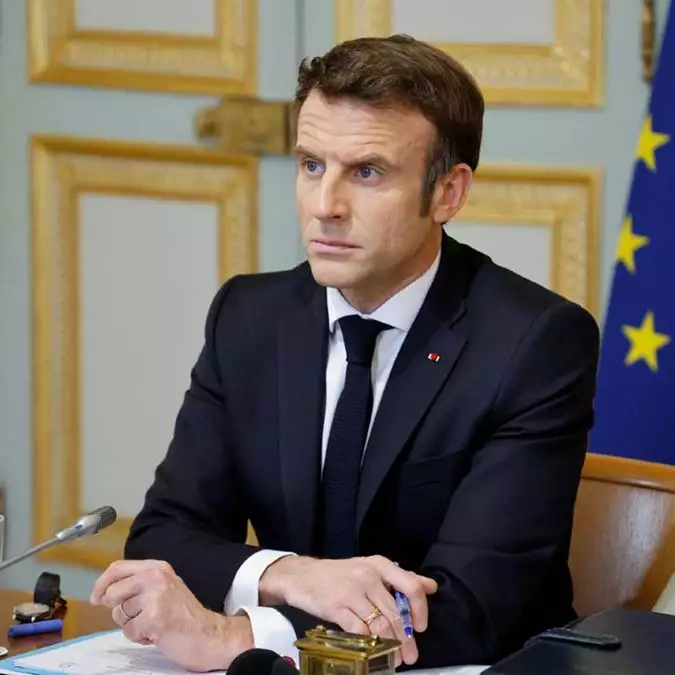 Macron'dan katar emiri temim'e "bundan memnun değiliz"