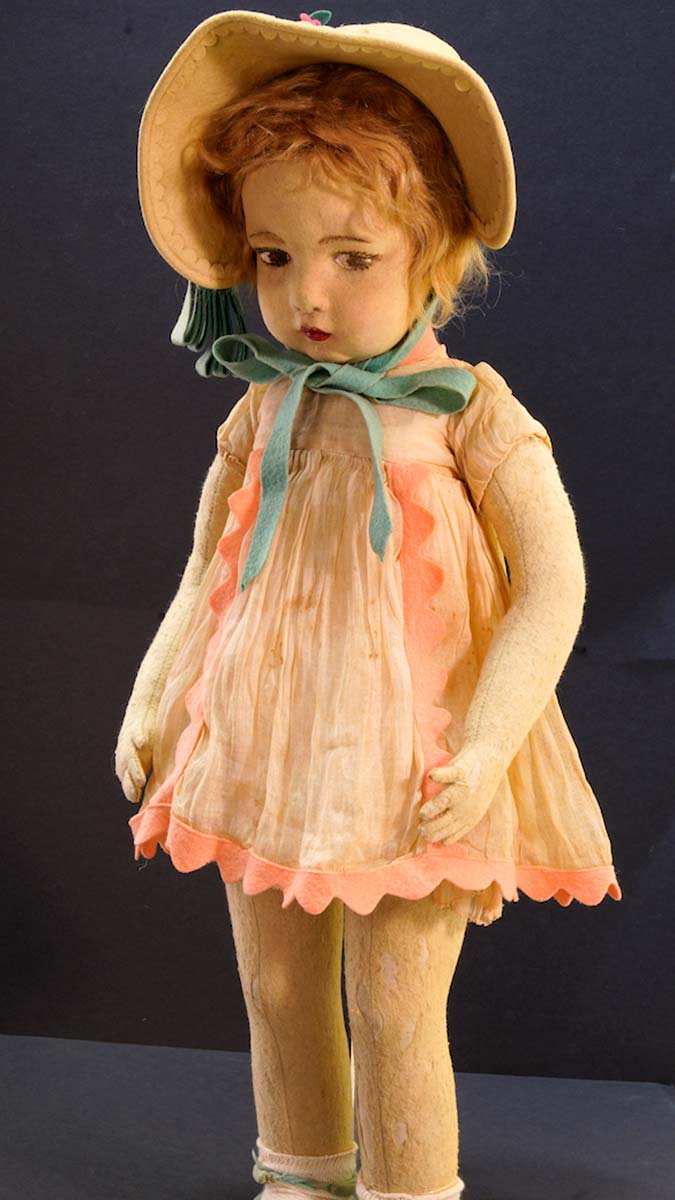 Bebekleri gören dönüp bir daha bakıyor.