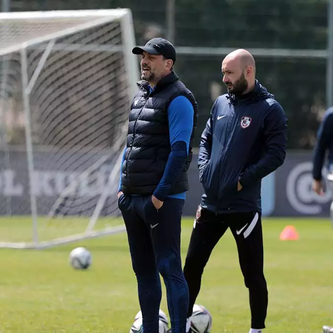 Gaziantep fk teknik direktörü erol bulut, kasımpaşa karşısında, eksik oyunculara rağmen iyi bir oyun ortaya koyup puan almak istediklerini söyledi.