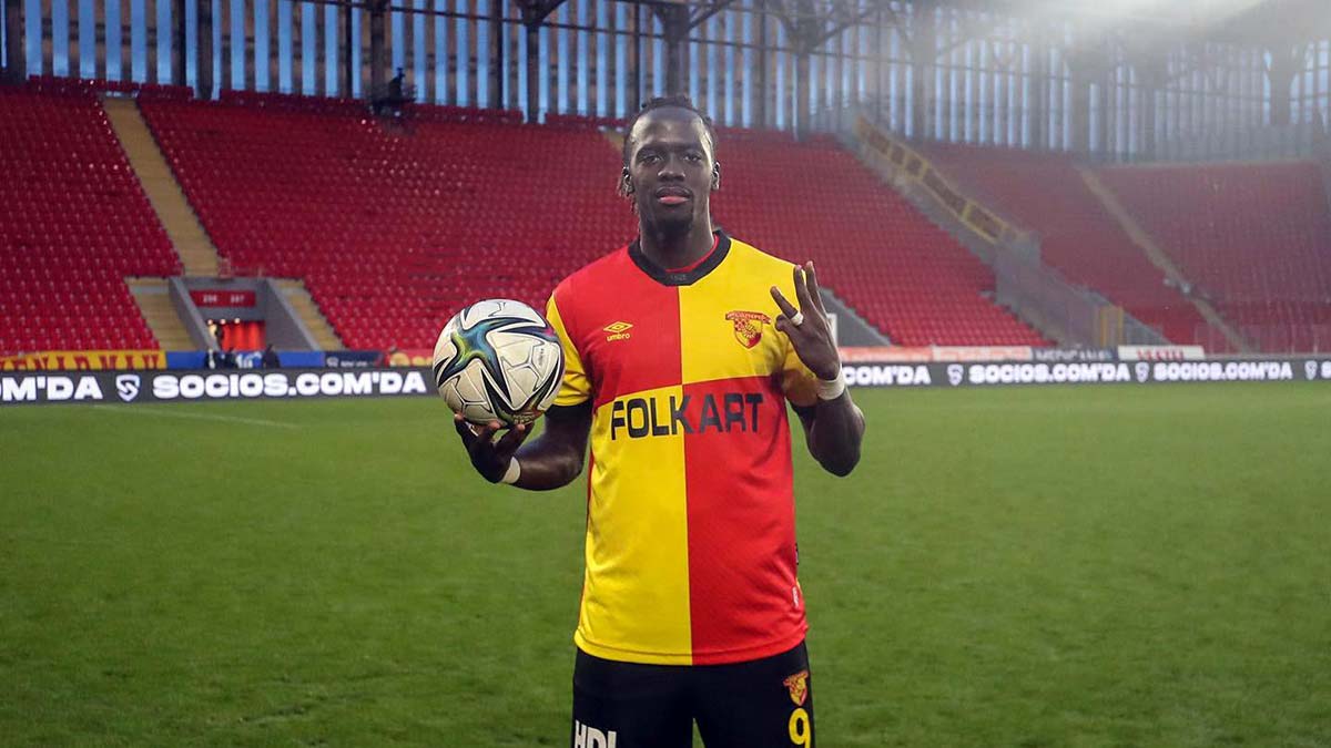 Göztepe'de golcü Cherif Ndiaye Çin'e gidiyor