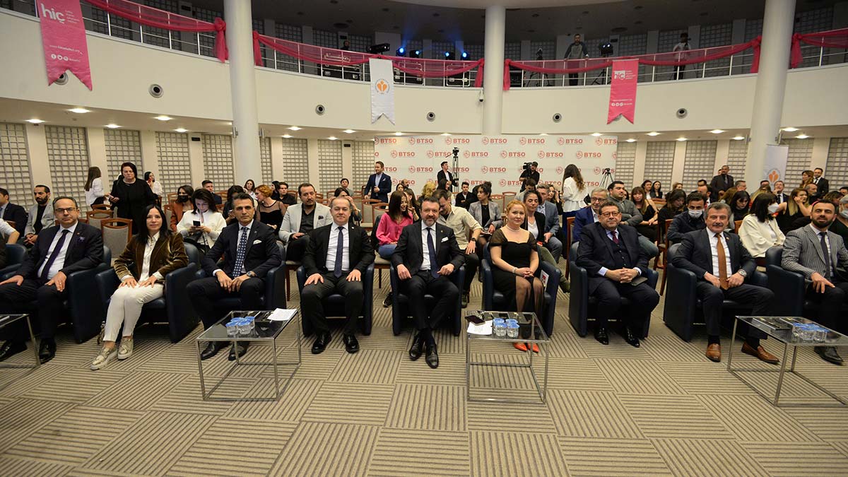 Bursa Halkla İlişkiler Derneği'nce (BHİD) bu yıl 9'uncu kez verilen Halkla İlişkiler Çalışmaları HİÇ ödülleri sahiplerini buldu.