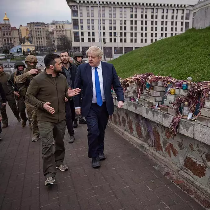 Boris johnson kiev sokaklarında gezdi