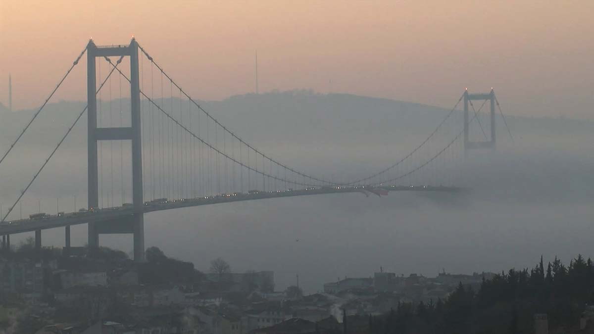 İstanbul'da sis hayatı olumsuz etkiledi