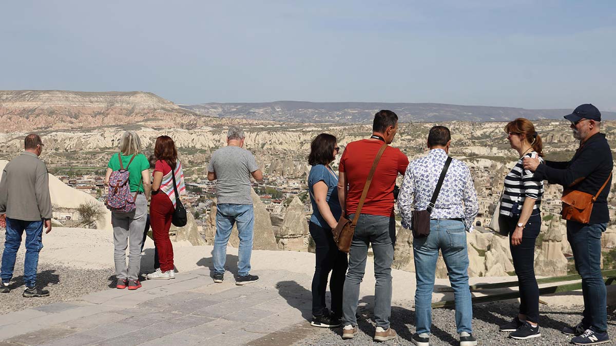 Ramazan Bayramı öncesi otel rezervasyonları başladı. Türkiye'nin önemli turizm merkezlerinden biri olan Kapadokya'da otel doluluk oranı, yüzde 85'lere ulaştı.