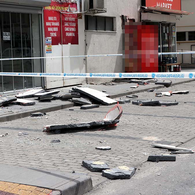 Kayseri'de rüzgarda çatılar uçtu