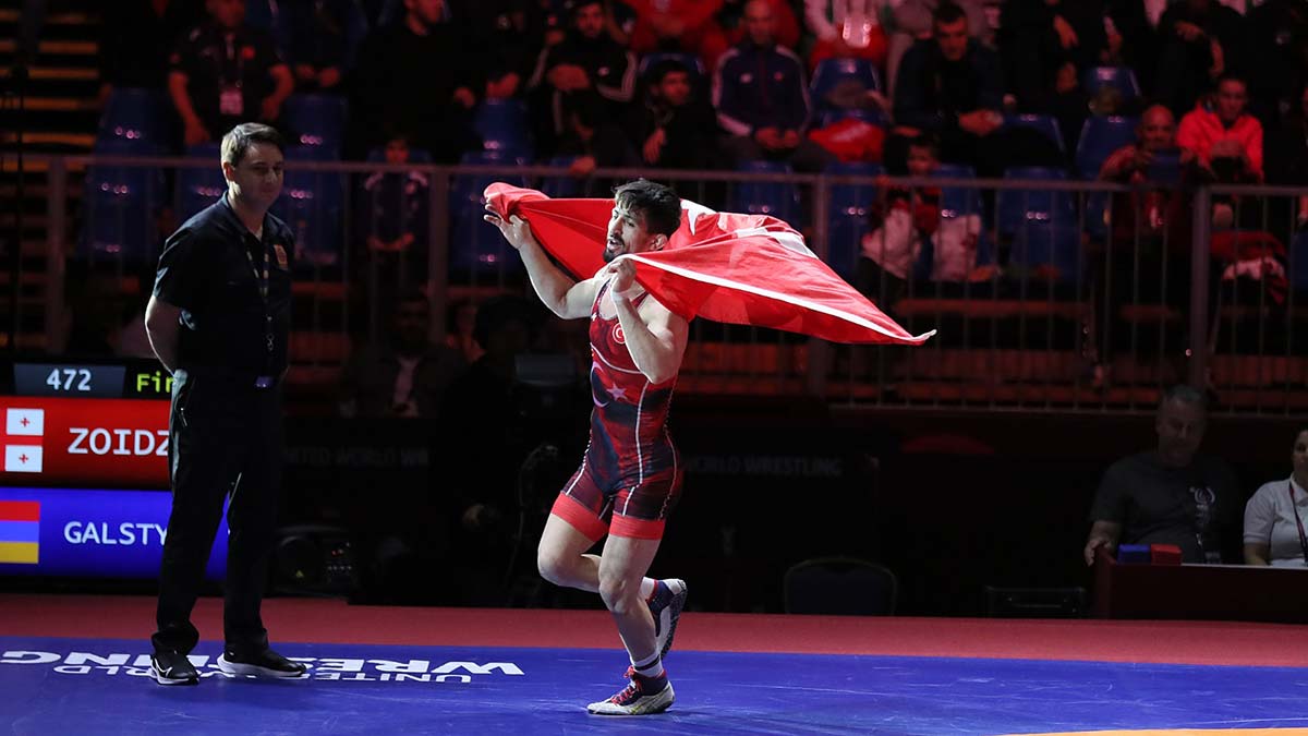 Kerem Kamal altın madalya kazandı