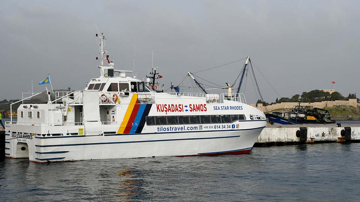 Kuşadası'ndan Sisam'a ilk feribot seferi yapıldı