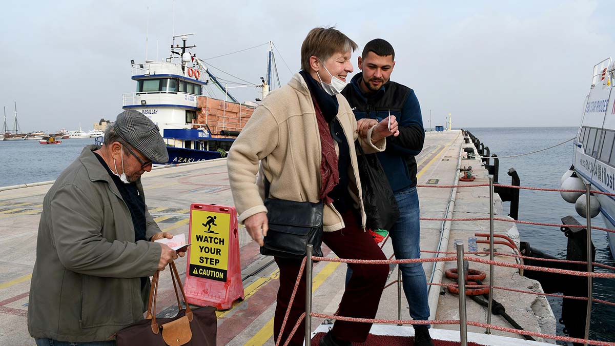 Kuşadası'ndan Sisam'a ilk feribot seferi yapıldı
