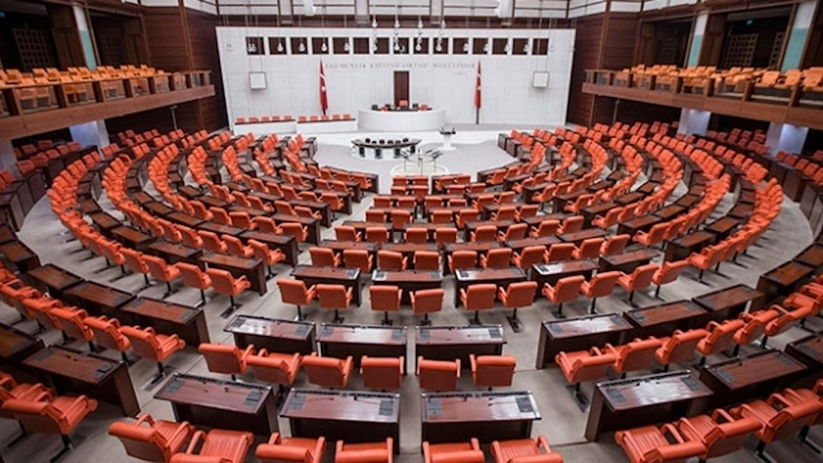 Bakan Koca'dan mecburi hizmet süresi yasası açıklaması