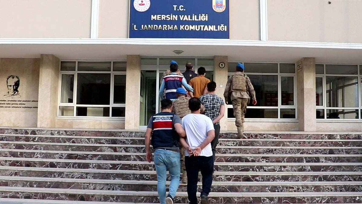 Mersin'de bombalı eylem hazırlığındaki teröristler yakalandı
