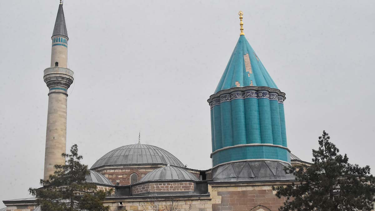 Kubbe-i Hadra'daki çinilerin bir bölümü döküldü