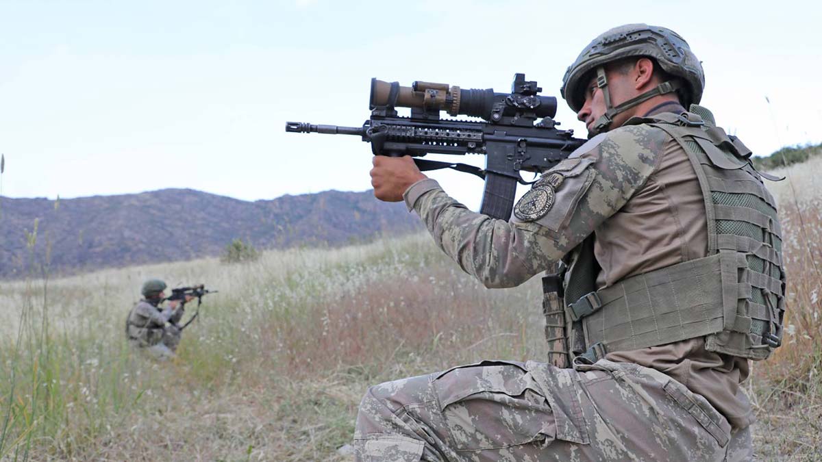 Pençe-Kilit'te 26 teröriste etkisiz