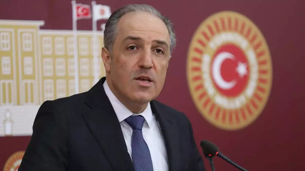 Yeneroğlu'ndan avukatlar günü açıklaması