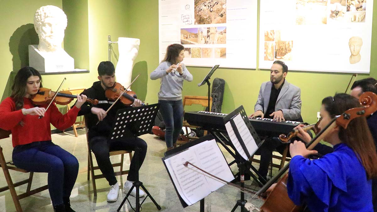 Burdur Arkeoloji Müzesi'nde müzik dinletisi