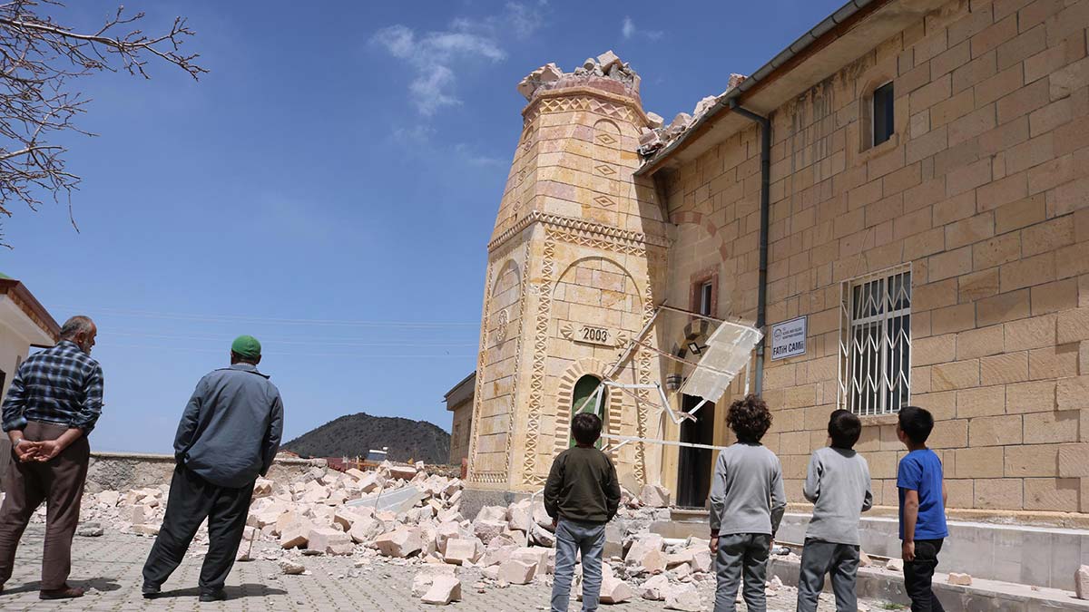 Nevşehir'de kuvvetli rüzgar; Seralar zarar gördü