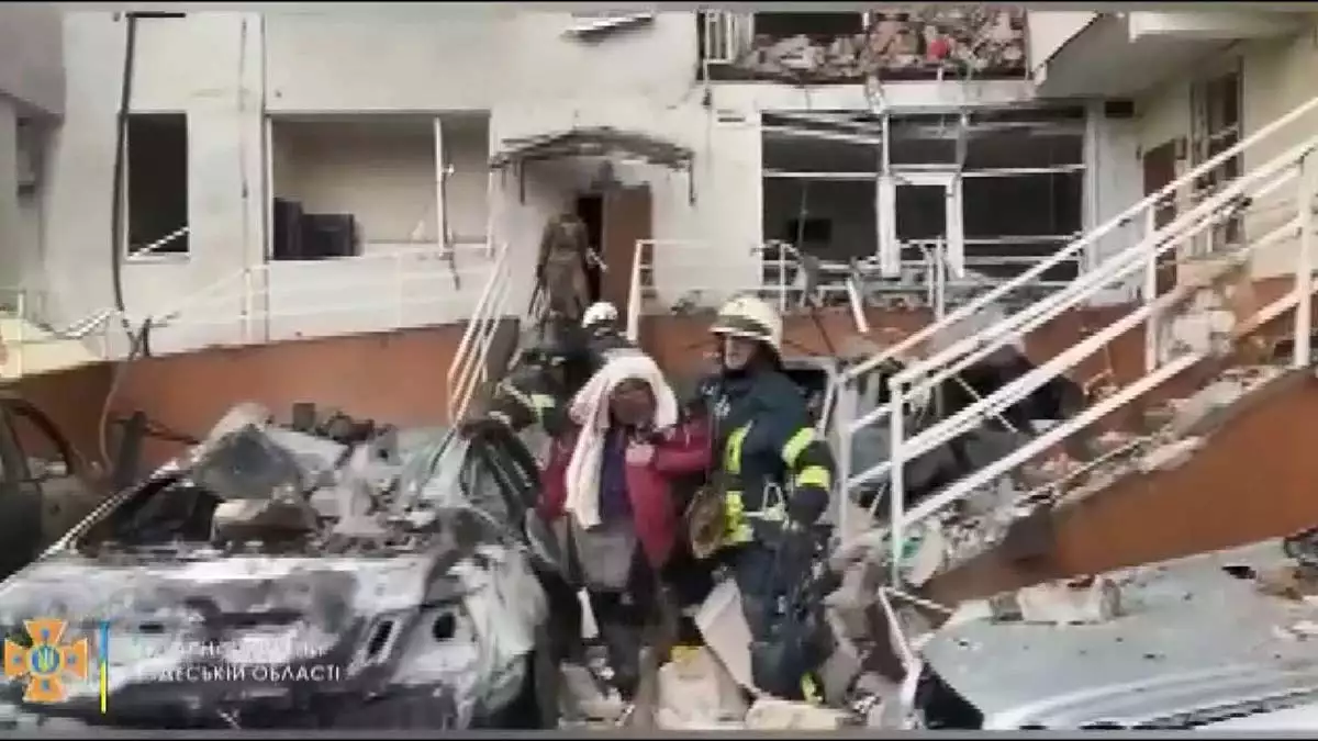 Odessa'da rus bombardımanı sonrası arama kurtarma