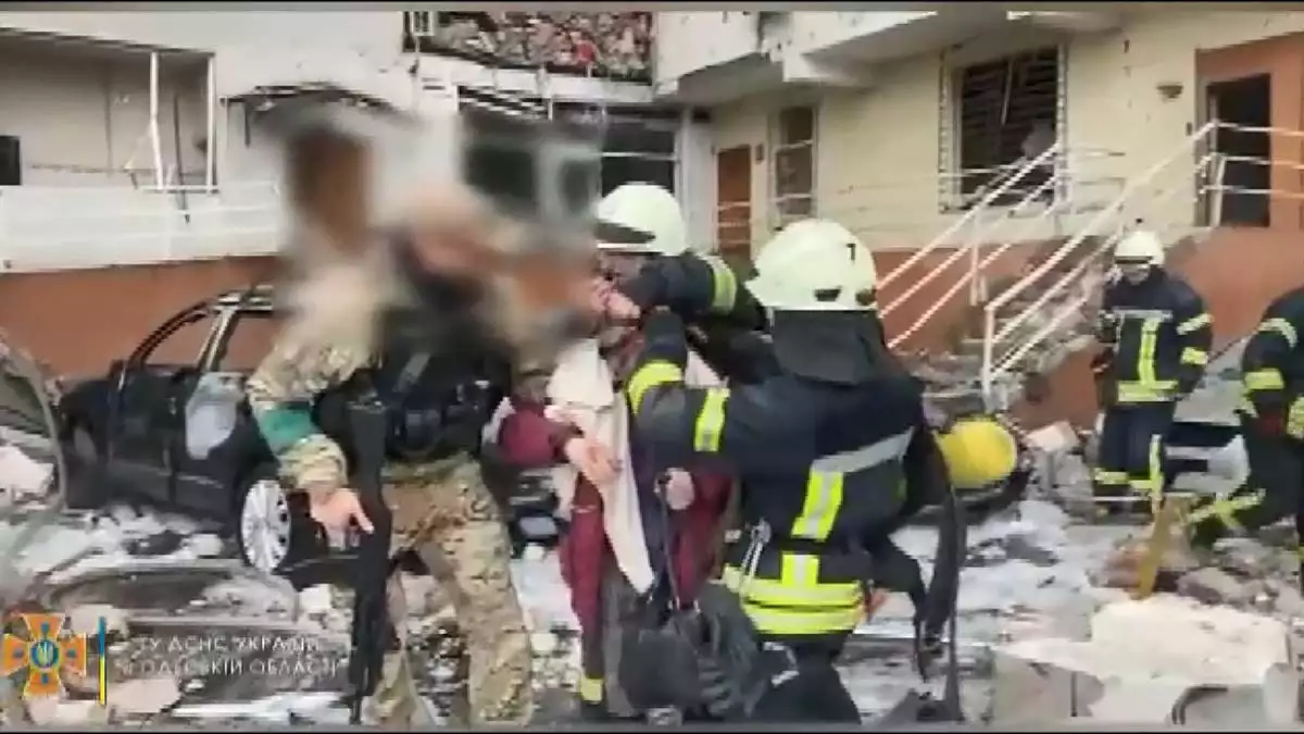 Odessa'da bombardıman sonrası arama kurtarma