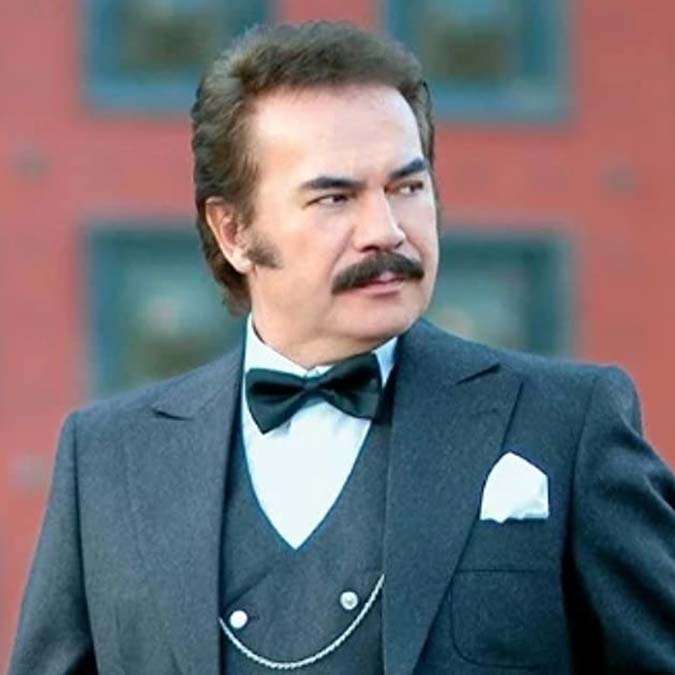 Arabesk nedir biliyormuyuz? Aklıma ilk gelen isyan mutsuzluk başarızsızlık gibi dibe vuruşları anlatan sözlerin bir araya gelerek oluşan bir müzik türüdür.