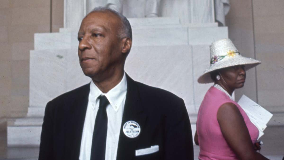 Saygınlık ve farklılık; Amerika'da Command Performance programının yayınlandığı zamanlarda, en önemli insan hakları lideri A. Philip Randolph'tu. 