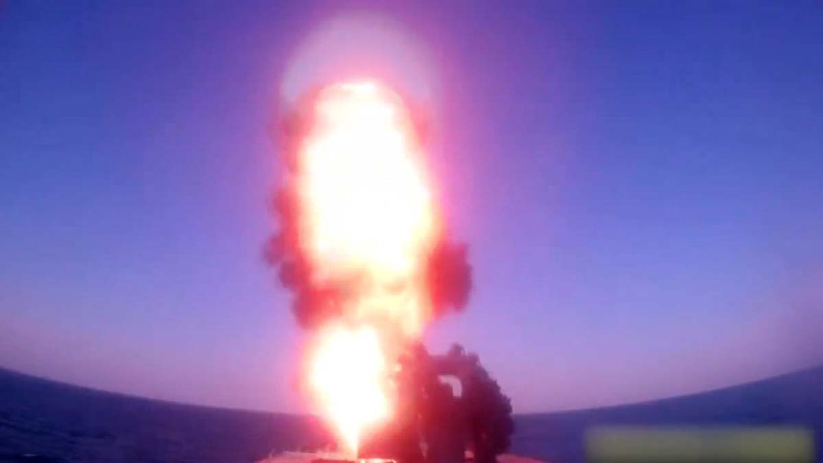 Ukrayna'ya Kalibr seyir füzesi saldırısı