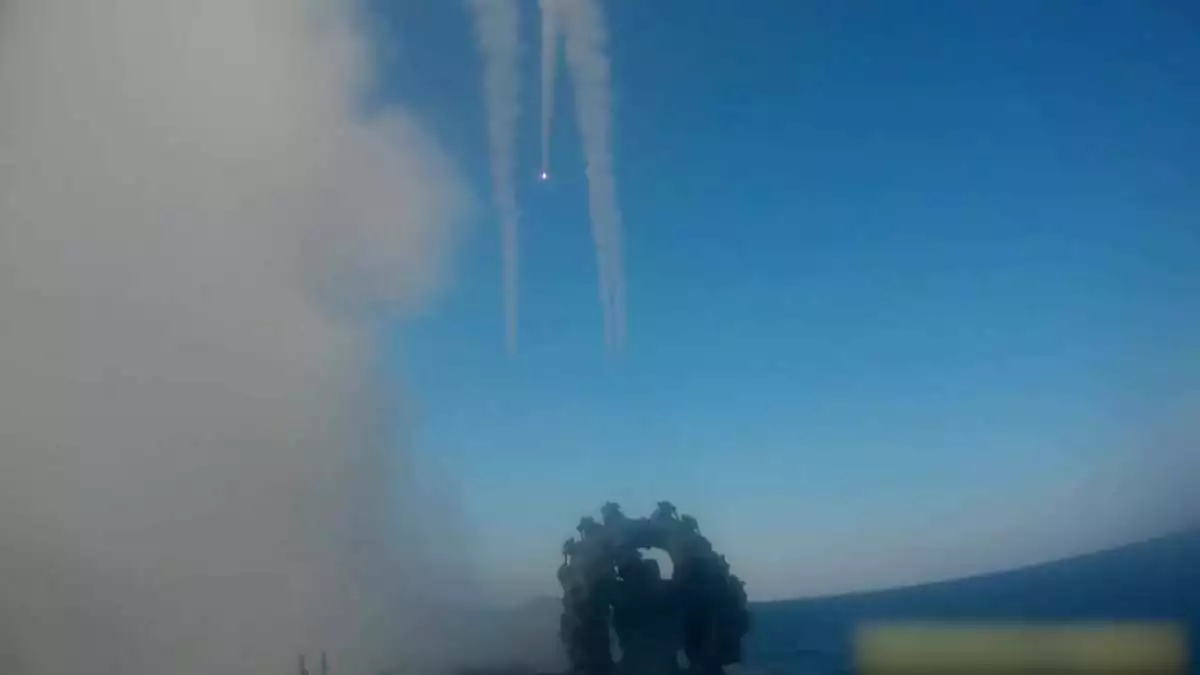 Rusyanin karadeniz filosundan ukraynaya hassas gudumlu fuze saldirisi 4711 dhaphoto2 - dış haberler - haberton