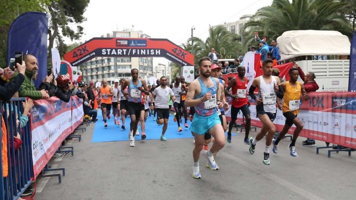 Maraton İzmir Türkiye'nin en hızlı parkuru unvanını korudu