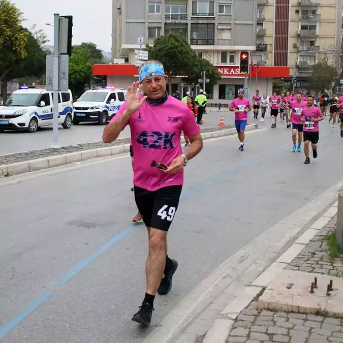 Maraton i̇zmir türkiye'nin en hızlı parkuru unvanını korudu