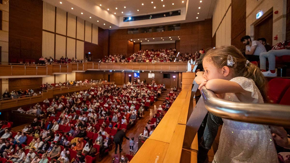 AASSM Senfoni Orkestrası çocuklar için sahne aldı