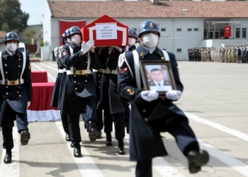 Şehit 2 askerin cenazeleri memleketlerine uğurlandı