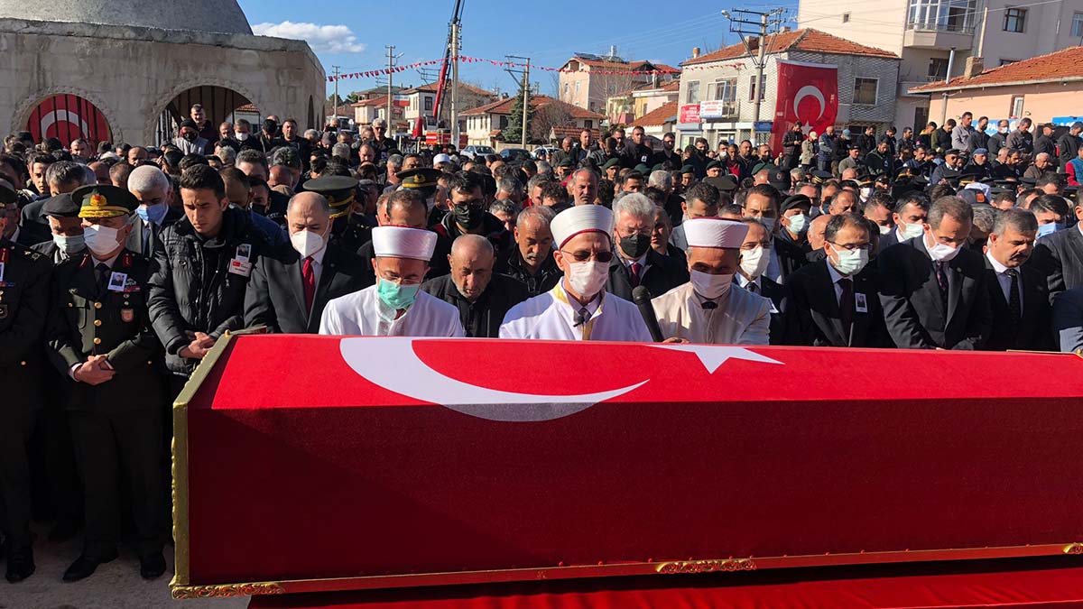 Şehit teğmen Kaan Kanlıkuyu toprağa verildi