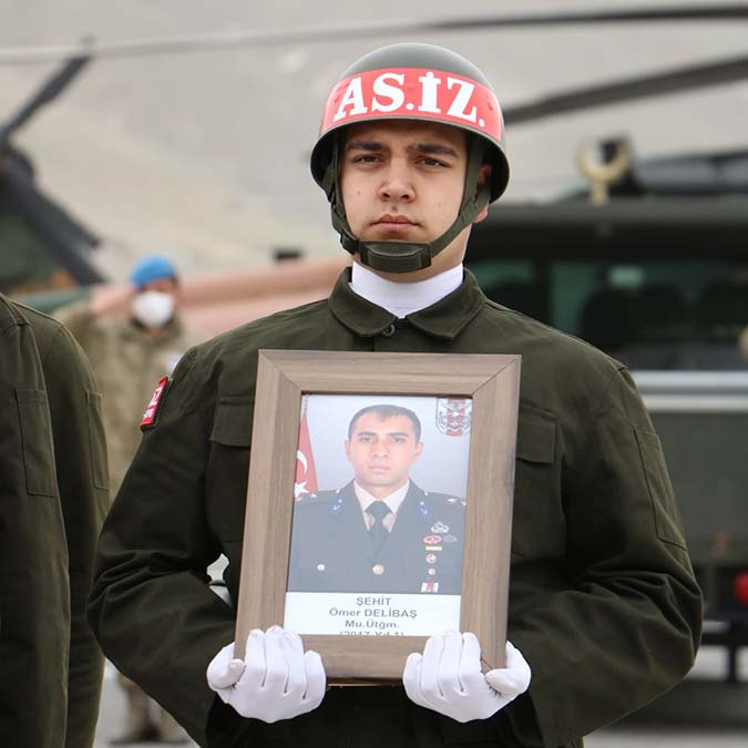 Üsteğmen Ömer Delibaş memleketine uğurlandı