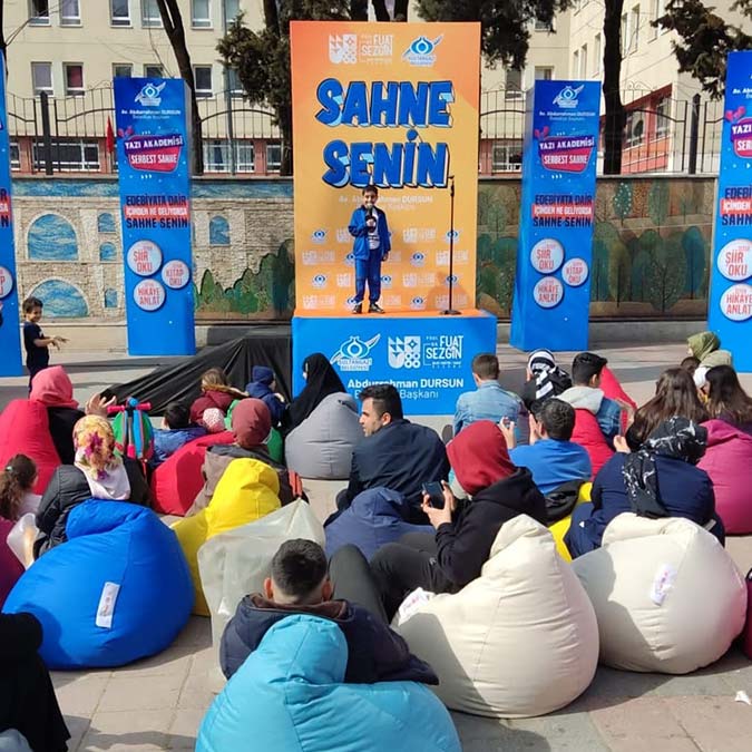 "Sahne Senin" edebiyat tutkınlarını buluşturdu