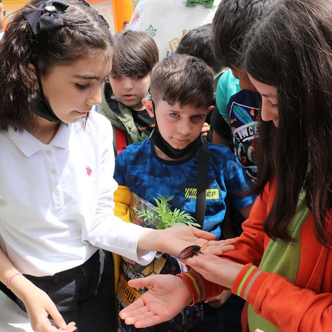Bilim Şenlikleri'ni 3 bin çocuk ziyaret etti