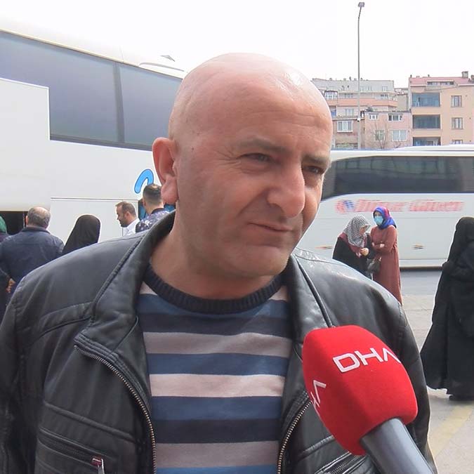 Tüm Otobüsçüler Federasyonu (TOF) Başkanı Mustafa Yıldırım, önceki bayramlara kıyasla şehirlerarası yolcu sayılarının 3'te 2 oranında azaldığını söyledi. Yıldırım, "Bazı hatlarda uçak otobüsten daha ucuz. Otobüsle uçak fiyatı birbirine çok yaklaştı. Vatandaş birinci tercihini uçaktan yana kullanıyor" dedi.