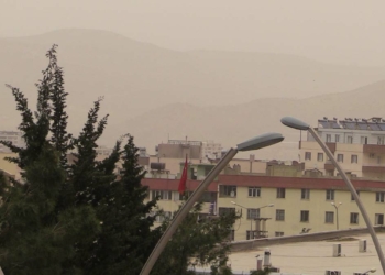 Toz taşınımı Mardin'de etkisini sürdürüyor