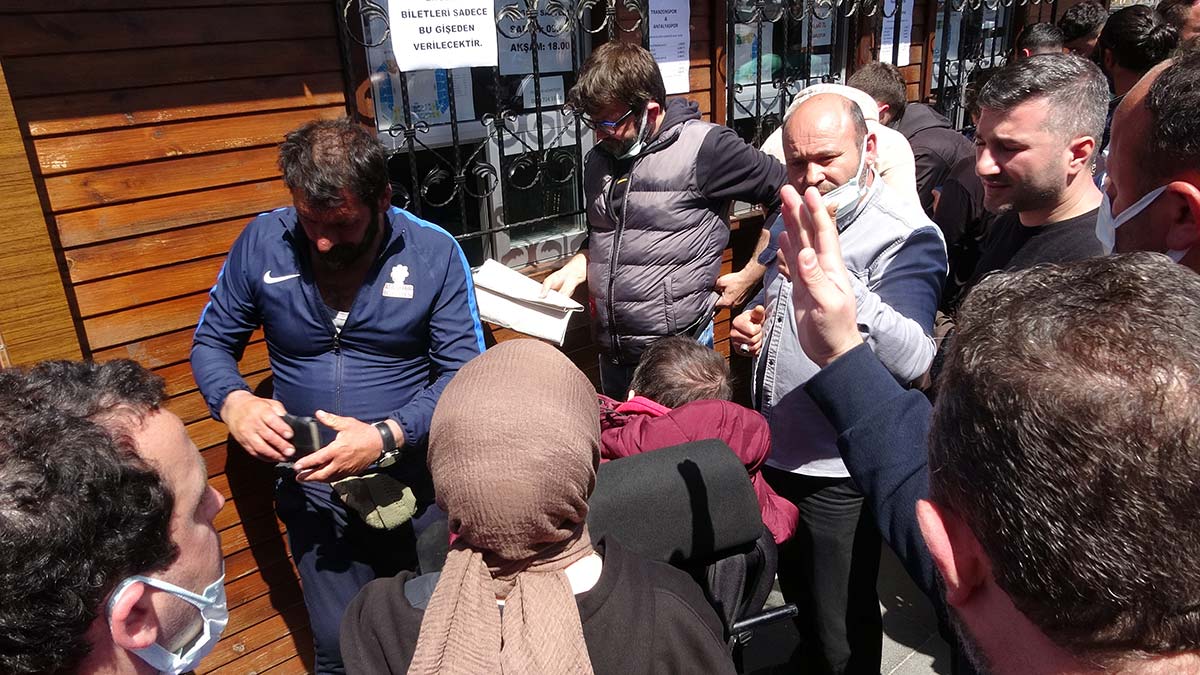 Biletler karaborsada 30 bin TL’yi buldu