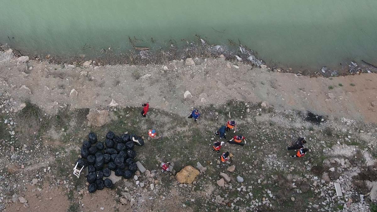 Munzur ve Pülümür çayları çöplerden arındı