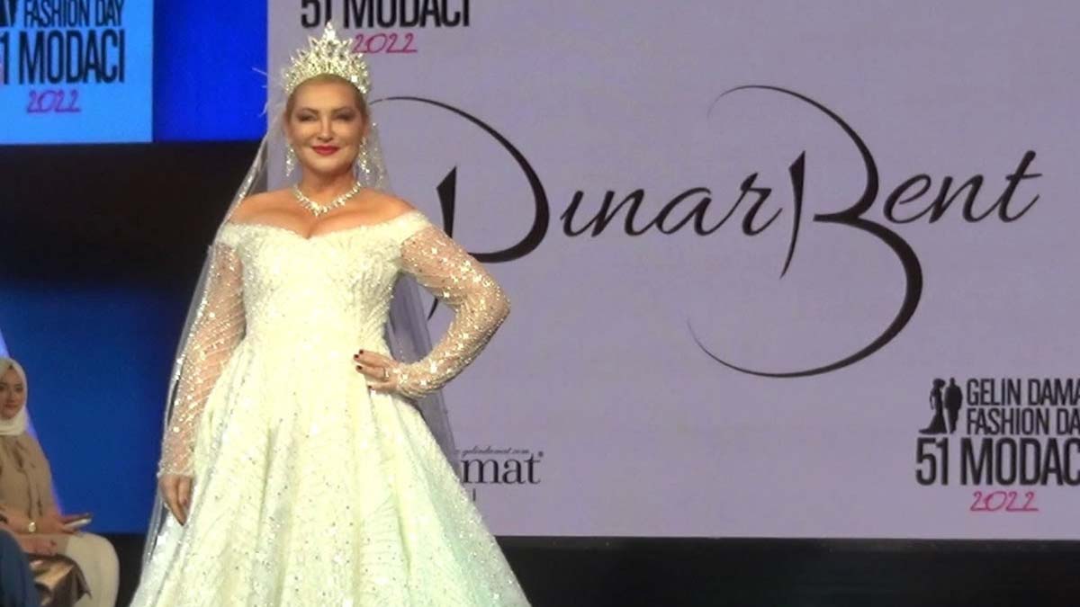 Zahide Yetiş büyük beden gelinlik giydi