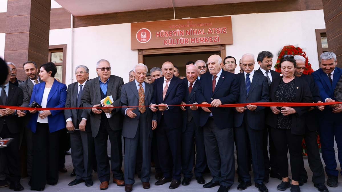 Keçiören Belediyesi tarafından ilçedeki Kuşcağız Mahallesi’ne inşa edilen Hüseyin Nihal Atsız kültür merkezinin açılışı gerçekleştirildi.