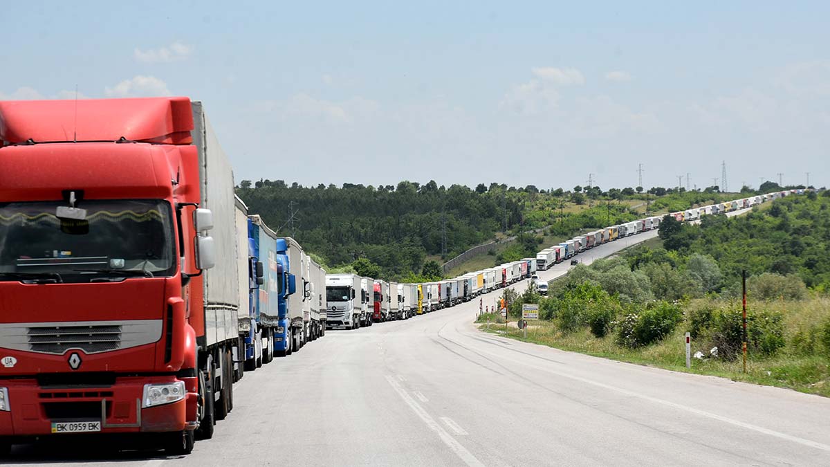 1 haftadır süren sınırda TIR kuyruğu çilesi