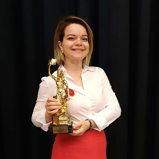 2021 Gülten Dayıoğlu Roman ödülü verildi