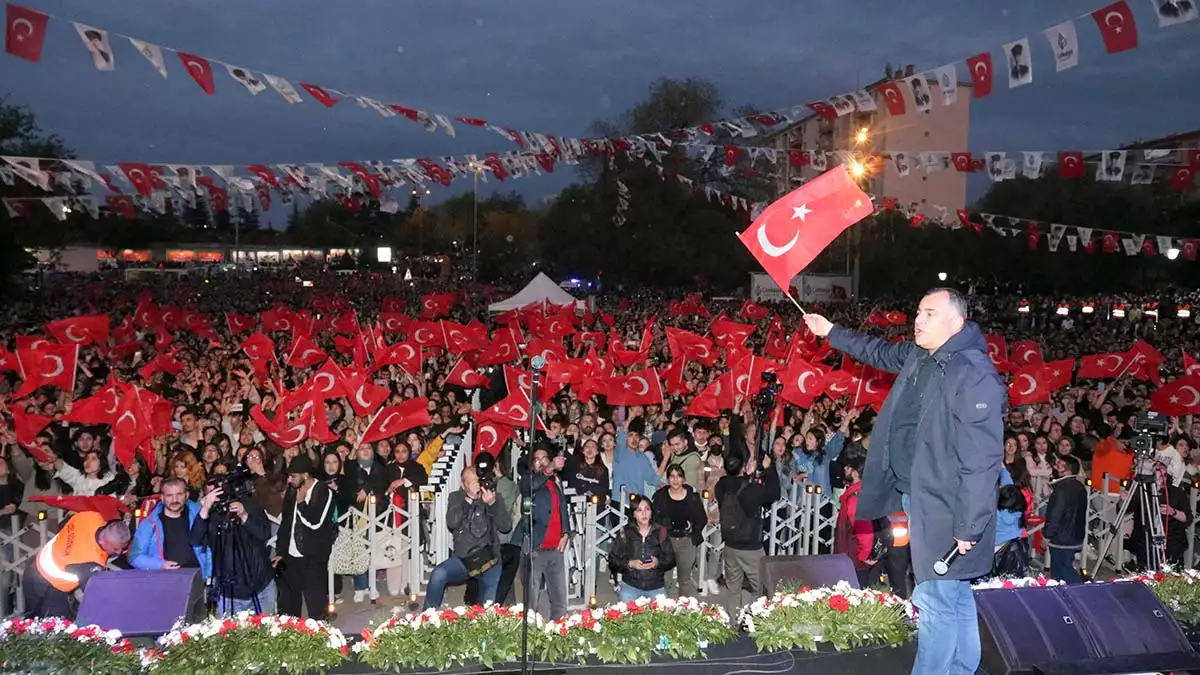Ankaralı mor ve ötesi ile bayramı kutladı