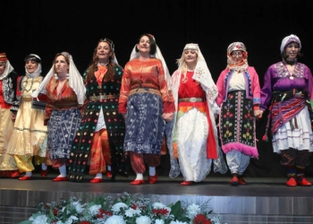 Çankaya Belediyesi Hasan Ali Yücel Çankaya Evi'nde dans derslerine katılan kursiyerler düzenlenen yıl sonu gösterisinde göz doldurdular. 