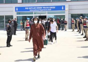 28 bin 581 düzensiz göçmen sınır dışı edildi