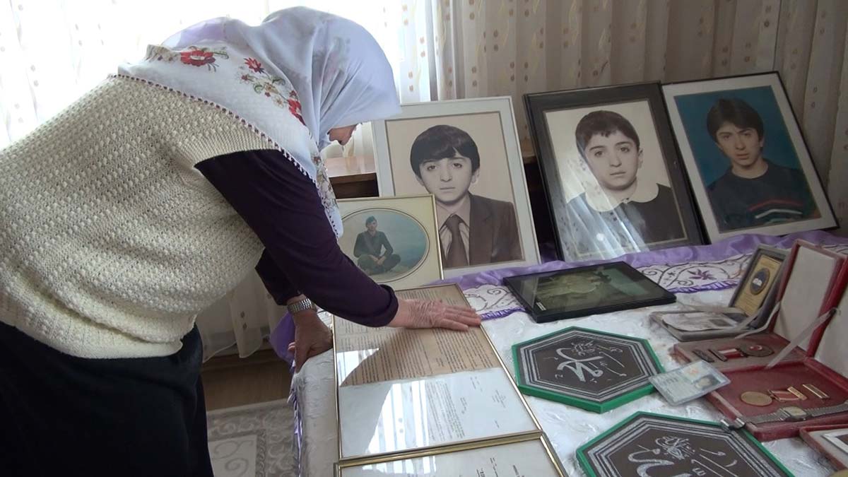 Oğlunun anısını odasında yaşatıyor