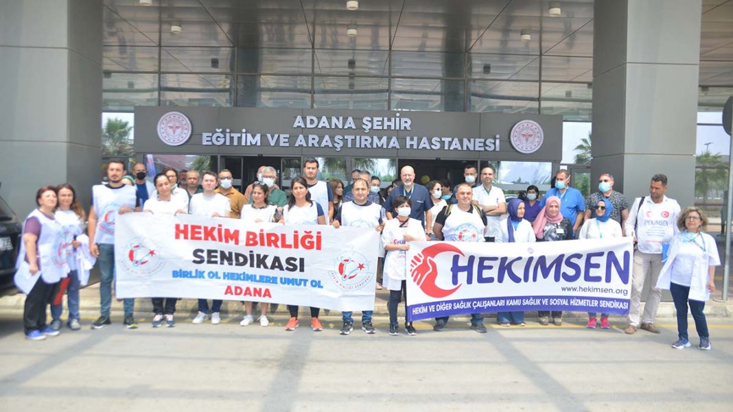 Adana’da doktorlar iki günlüğüne işi bıraktı