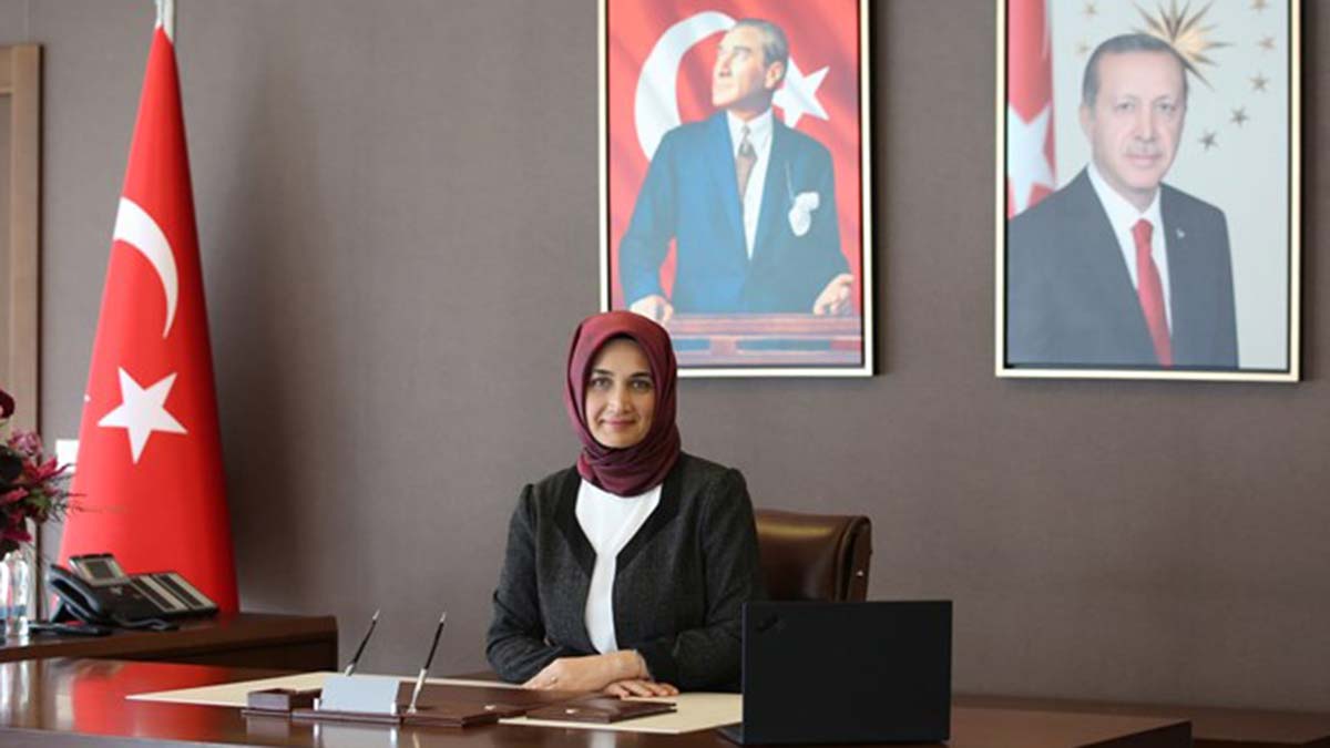 Afyonkarahisar'ın ilk kadın valisi Yiğitbaşı oldu