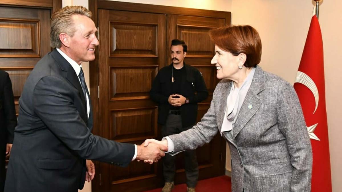 Akşener, ABD Büyükelçisi Flake'i kabul etti