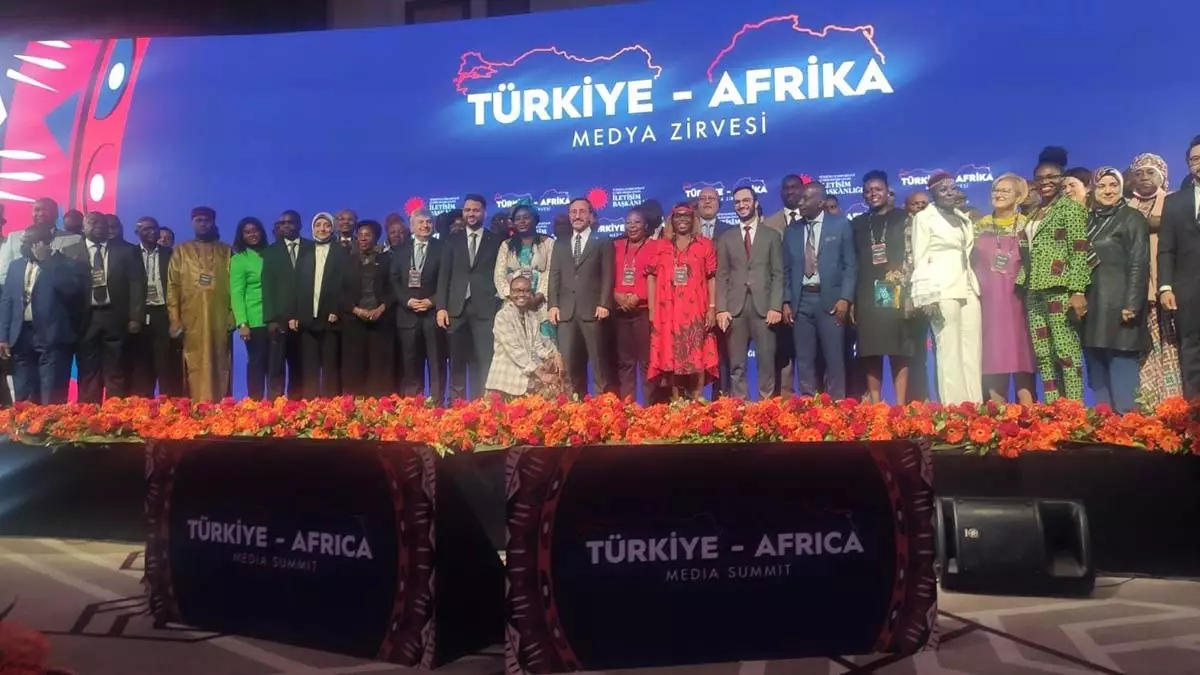 Altun turkiye afrika medya zirvesinde konustu 1 - politika - haberton