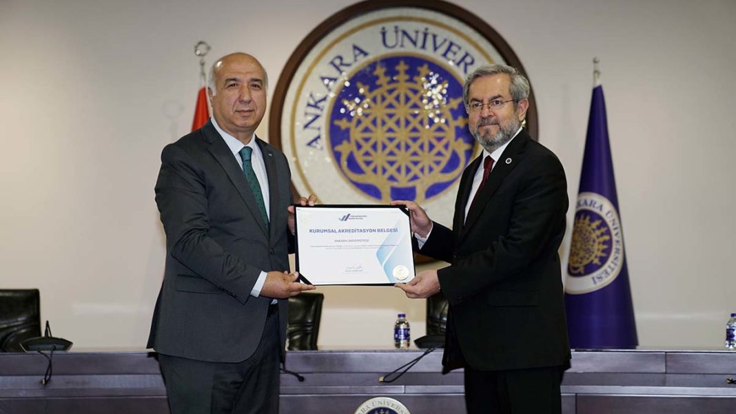 Ankara Üniversitesi'ne 'Akreditasyon Belgesi'